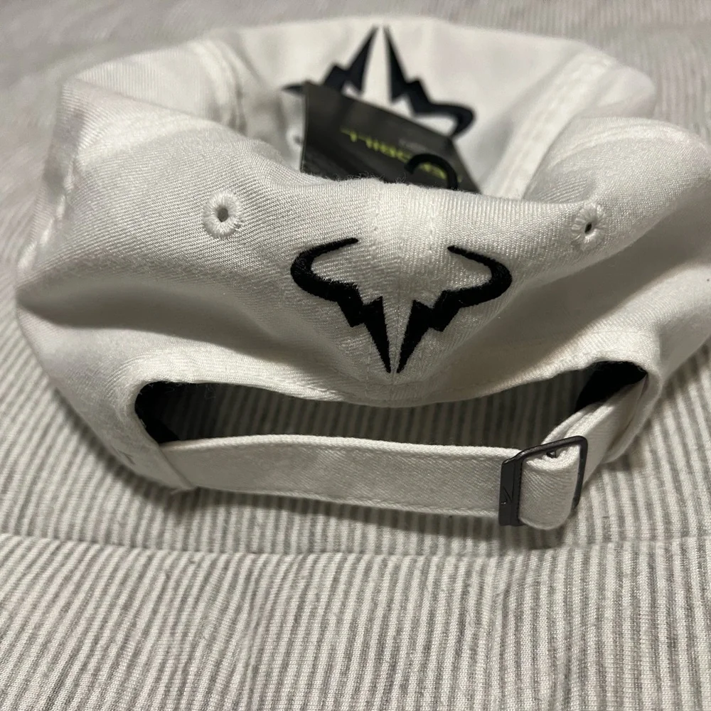 RARE Nike Court AEROBILL Rafa Nadal Wimbledon White Tennis Hat cap tour limited